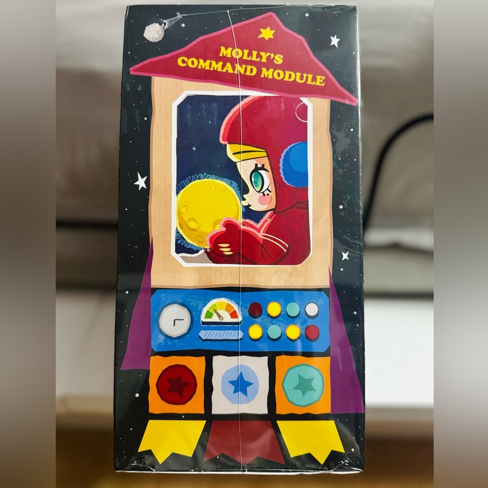 Authentic SEALED MOLLY Hello, Moon 1/8 Action Figure Doll - Picture 3 of 10